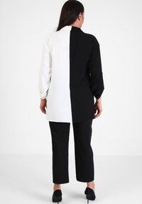 Modanisa POINT COLLAR  PLUS SIZE ALIA - Tunika - black