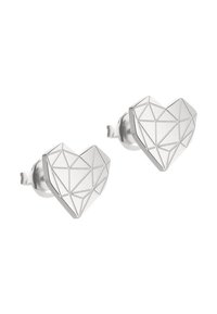 Silvriga geometriska hjärtformade studsörhängen med en fasetterad design som har triangulära former och släta kanter, monterade på standardklipp.