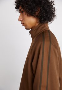 Carhartt WIP BOLAN JACKET - Sweatjakke - chocolate/tobacco