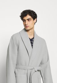 Pier One Roupão - light grey