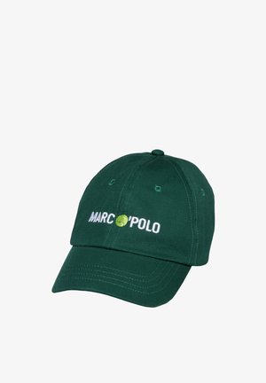 Ciemnozielona czapka bejsbolowa z białym i żółtym logo "MARC O'POLO" wyszytym na środku z przodu.