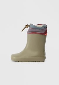 Kindergroot rubberen regenlaars in olijfgroen met een kleurrijke stofrand en verstelbare trekkoordsluiting op een witte achtergrond.