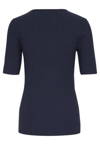 Navy modrý žebrovaný top s krátkým rukávem a texturovaným povrchem. Obsahuje přiléhavý střih a rovný lem v pase.