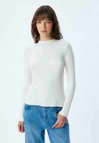 Pusero - off white