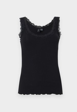 Schwarzes, geripptes Tanktop mit Spitzenbesatz am Ausschnitt und an den Schultern, ärmellos, figurbetonter Stil, flach auf weißem Hintergrund.