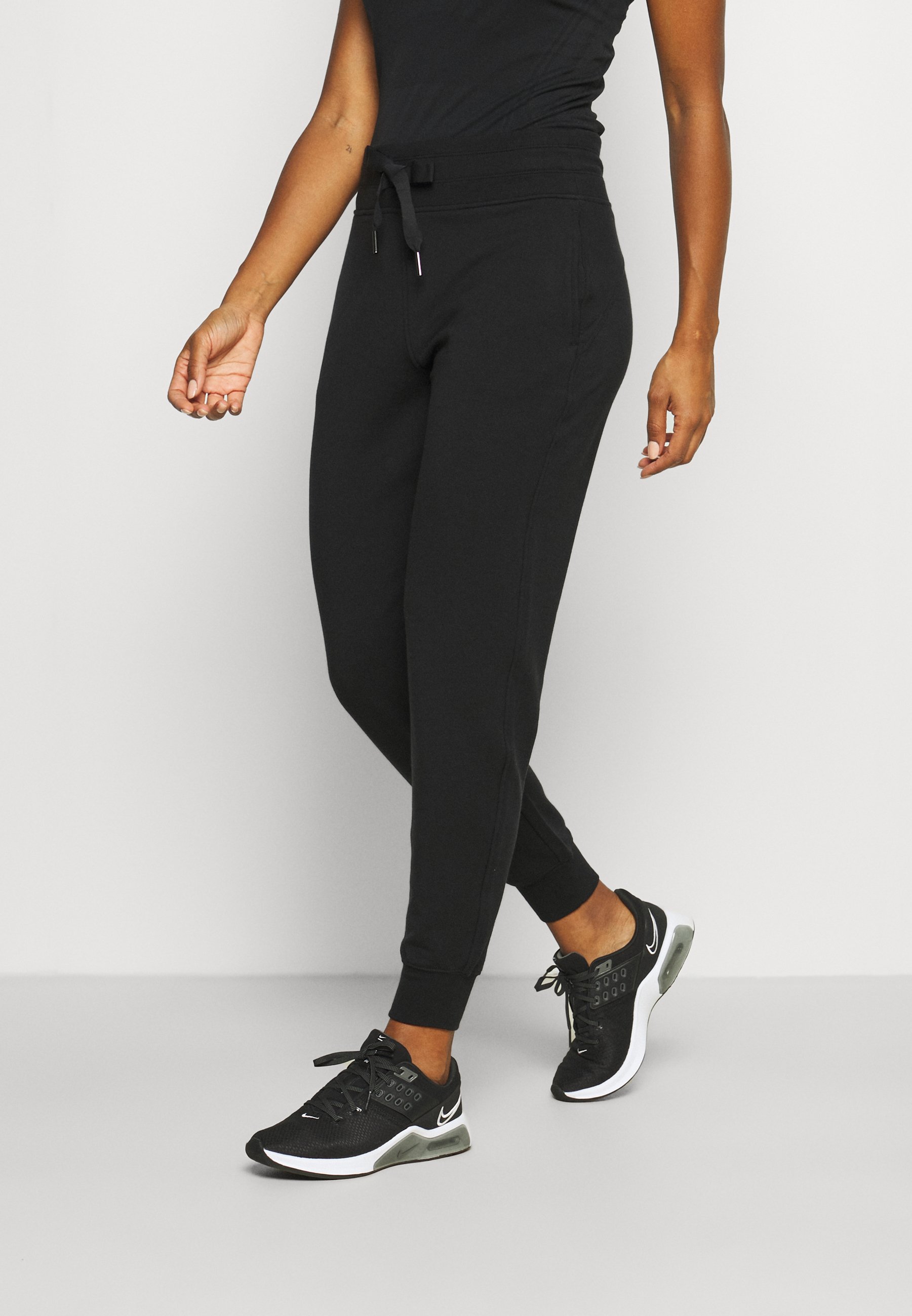 Athleta BALANCE JOGGER - Tracksuit bottoms - black 