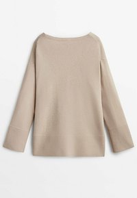 Pull en tricot beige avec de longues manches larges, poignets côtelés et ourlet côtelé, étalé à plat sur un fond blanc.