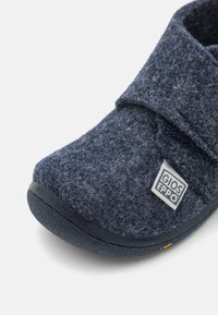 Gioseppo SCIPIO UNISEX - Lahtised kingad - azul