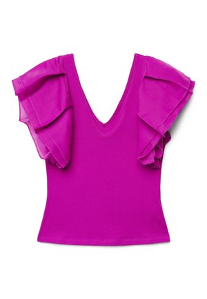 Haut court à manches courtes couleur magenta vif avec un col en V profond et des manches à volants superposés, posé à plat sur un fond blanc.