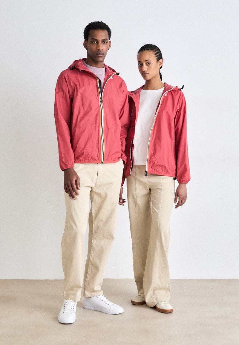Veste Imperméable KWAY Hydro Control Rétro - Coupe-vent à Capuche Rouge Taille M