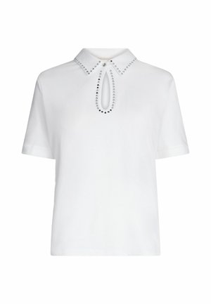 Polo en coton blanc à manches courtes avec un col rond comportant une ouverture en forme de clé et orné de clous en argent le long du col.