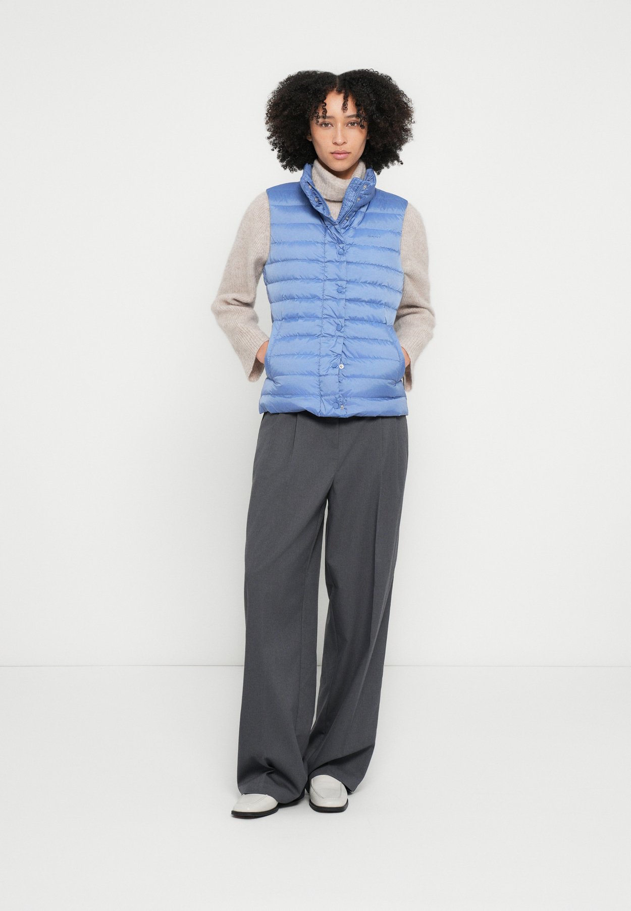 LIGHT VEST