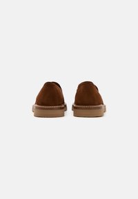 Jacques Soloviere ALEXIS UNISEX - Polobotky - brown/nut