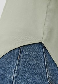 Vero Moda VMBECCA PLAIN - Blusa - desert sage