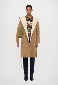 MICHAEL Michael Kors HOODED WRAP COAT - Klassisk frakke - bone