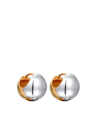 Silberne und goldene Clip-Ohrringe aus Metall mit kugelförmigem Design, das ein geteiltes Muster aufweist, das kontrastierende Oberflächen offenbart.