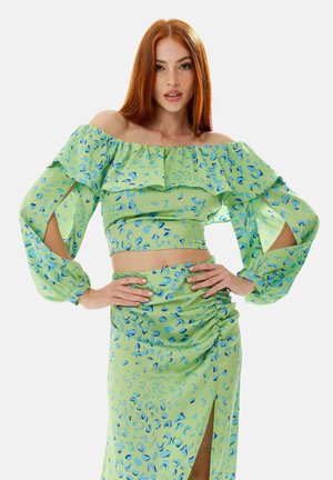 OFF SHOULDER IN ANIMAL - Blouse - green
