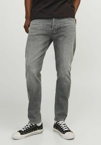 Jack & Jones JJIERIK JJCOOPER BREAKS - Vaqueros tapered - grey denim