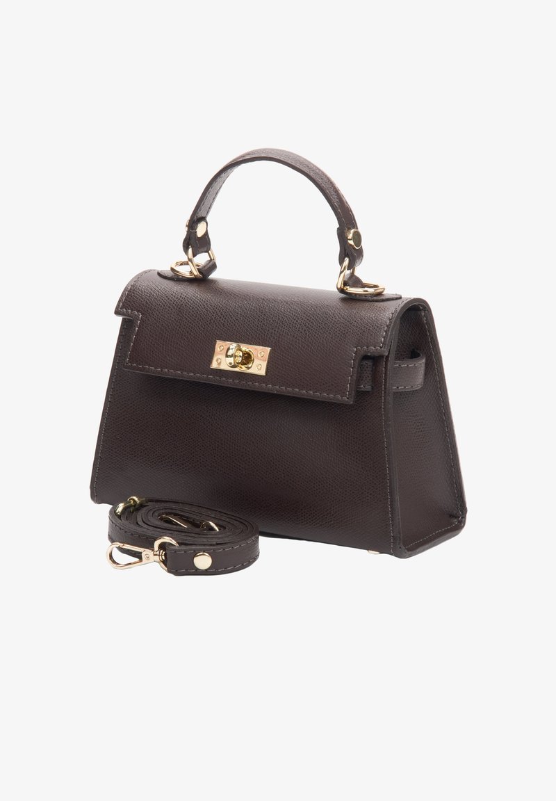 Brązowa skórzana torebka o fakturowanej powierzchni, z górnym uchwytem, złotym zapięciem i odpinanym paskiem na ramię.