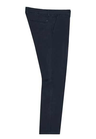 Pantalon slim-fit bleu marine foncé avec passants pour ceinture, fermeture éclair à l'avant et une poche passepoilée unique à l'arrière, sur fond blanc.