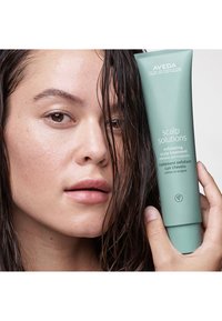 Aveda SCALP SOLUTIONS EXFOLIATING SCALP TREATMENT - Soin des cheveux