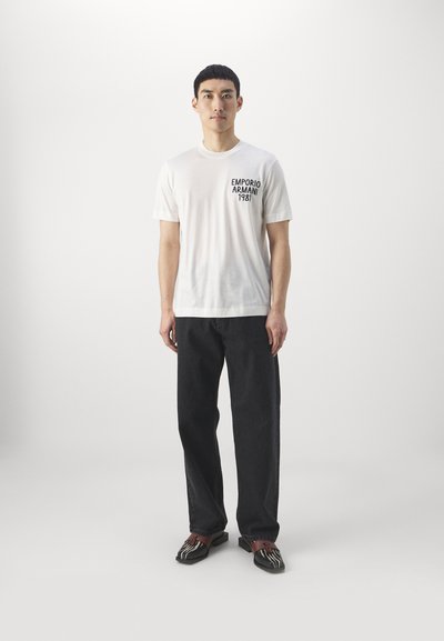 Emporio Armani Print T-shirt - chain vanilla