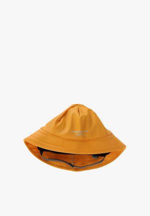 Oranje waterdichte hoed met brede rand, kinbandje en "Swedemount" logo aan de voorkant, ontworpen voor bescherming tegen regen buitenshuis.