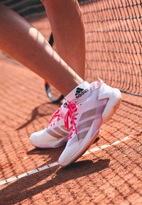 BARRICADE 13 TENNIS - Zapatillas de tenis para todas las superficies - white/ash pearl/lucid pink