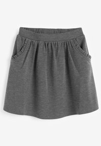 Jupe en mélange de coton gris avec une taille élastique, deux poches latérales et de subtiles fronces au niveau de la taille. L'ourlet est légèrement arrondi.