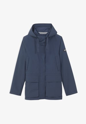 Giacca impermeabile blu navy con cappuccio, dotata di due grandi tasche frontali, cordini regolabili e un logo sulla manica.