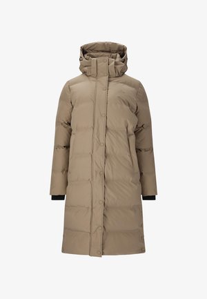 Beige puffertjakke med høj krave, lynlåslukning og trykknap, sidelommer og elastiske ærmeafslutninger. Har en quiltet tekstur.