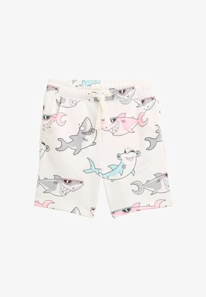 Shark-geprinte shorts van lichte stof. Voorzien van een drawstring taille, met meerdere haai-ontwerpen in grijs, roze en blauw op een witte achtergrond.