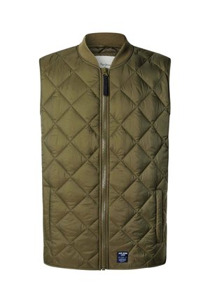Prešívaná olivovo zelená bezrukávová vesta s predným zipsom, rebrovaným golierom, bočnými vreckami a malou tmavou nálepkou na spodnej prednej strane.