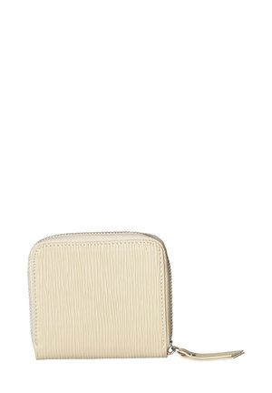 Crème-kleurige portemonnee met een gestructureerd exterieur, ritsluiting en een klein label eraan bevestigd. Compacte rechthoekige vorm, gemaakt van synthetisch materiaal.