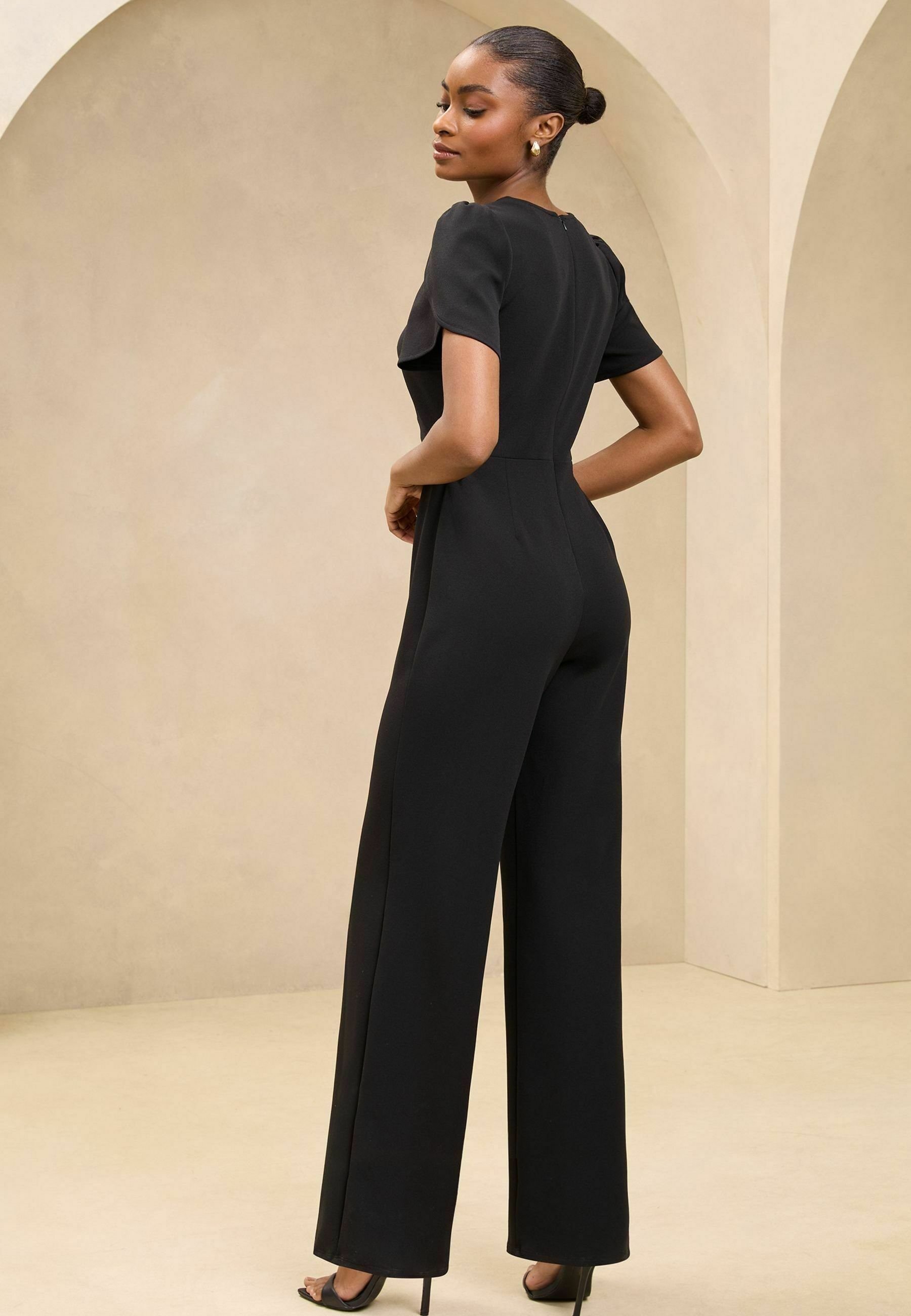 Lipsy SHORT SLEEVE RUCHED FRONT - Jumpsuit - black - Zalando