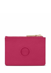 Portafoglio in pelle fucsia con texture a pietra, forma rettangolare, accessori in oro e un dettaglio in rilievo circolare sulla parte anteriore.