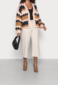 Object Petite Kofta - black