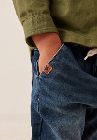 Next WITH COMFORT STRETCH  - Sirgete säärtega teksad - dark wash