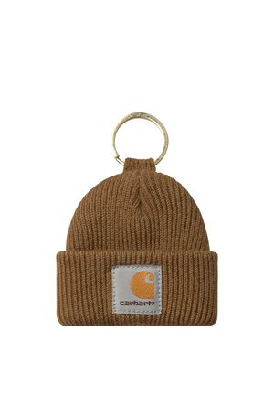 Llavero con gorro Carhartt acanalado marrón con puño doblado y parche con el logo de la marca cosido.