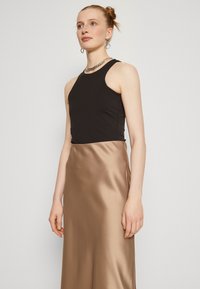 YAS Tall YASPELLA MIDI SKIRT  - Trapecinis sijonas - fungi
