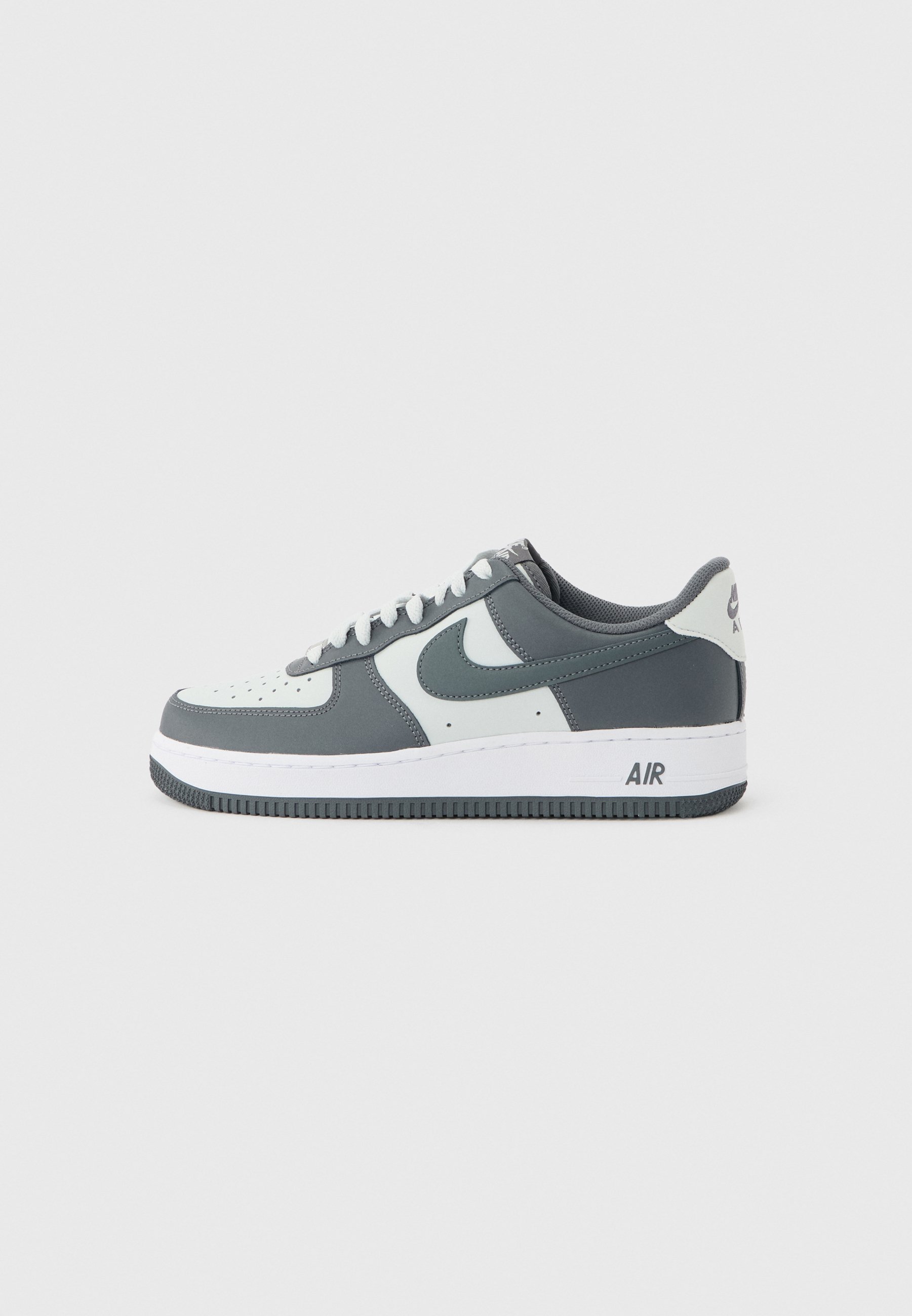 nike air force 1 46 size
