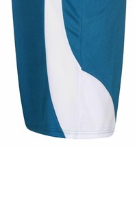 Türkise Shorts mit einem weißen geschwungenen Design, aus atmungsaktivem Stoff mit einer strukturierten Oberfläche und kontrastierenden Nähten.