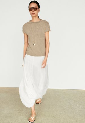 Rank 12: Massimo Dutti - COTTON ROLLED-NECK SHORT-SLEEVE SWEATER - Print T-shirt