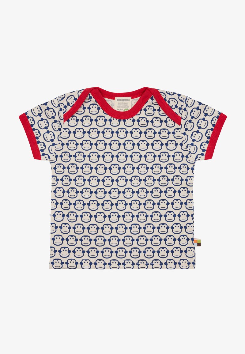 Kurzarm-T-Shirt aus Baumwolle mit einem blauen Affenmuster auf weißem Hintergrund, mit rotem Saum am Kragen und an den Ärmeln.