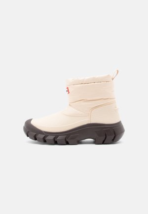 WOMENS GLACIER SHORT - Bottes de neige - shifting sand/chocolate brown