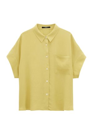 Korte mouwen gele overhemdo met een kraag, een enkele borstzak en een gladde stoftextuur. Relaxte pasvorm en rechte zoom.