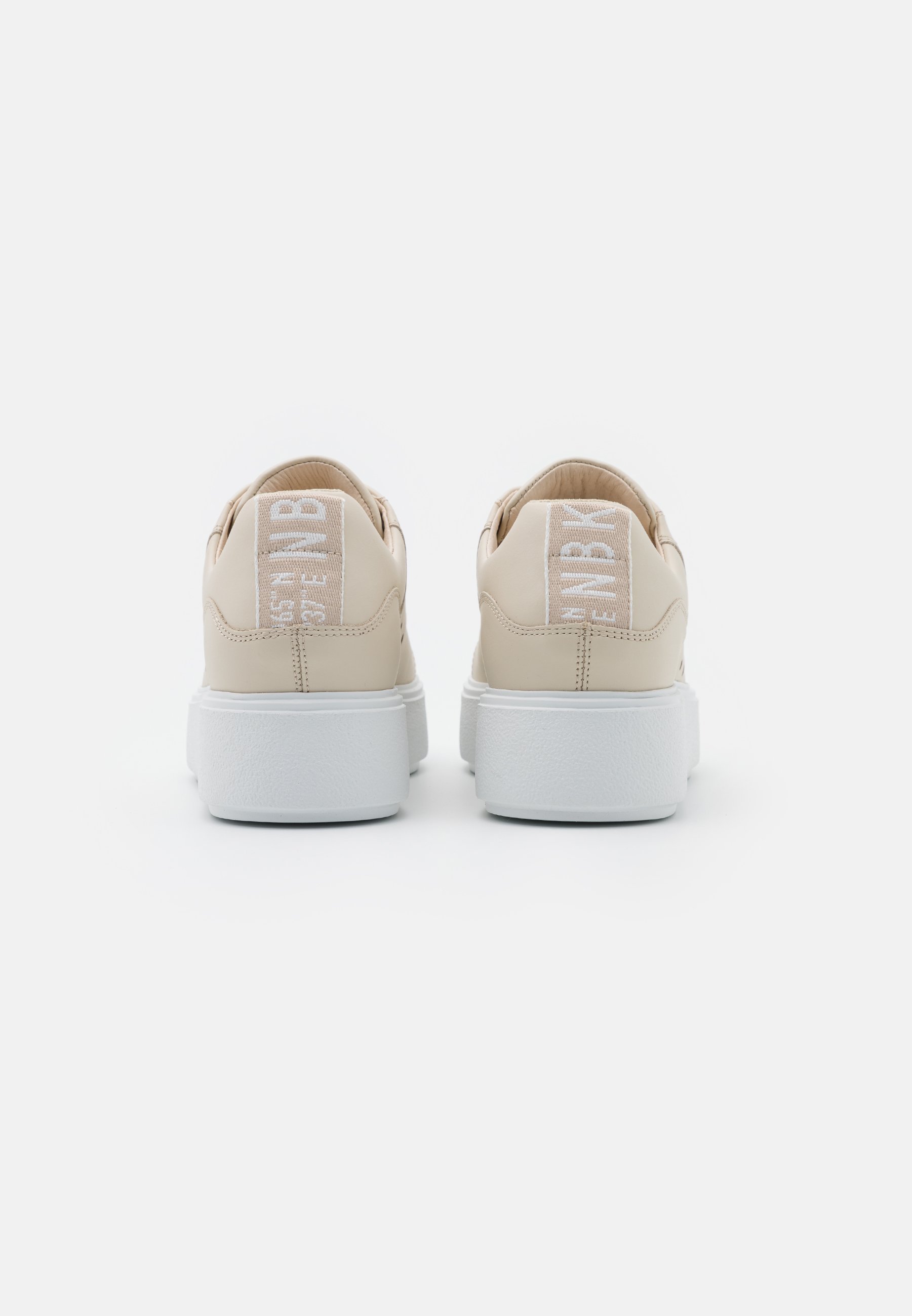 junior nude trainers