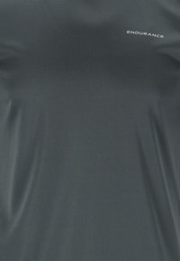 Endurance T-shirt till träning - grijs
