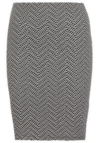 Jupe crayon à motif noir et blanc avec un design en zigzag, un tissu texturé et une coupe ajustée qui met en valeur la silhouette.