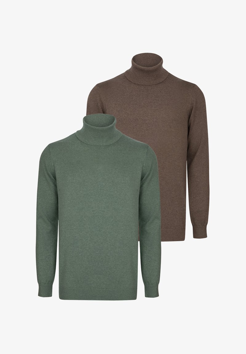 Zwei Rollkragensweater: einer in Tannengrün mit geripptem Kragen und Bündchen und einer in Braun, beide mit einer glatten Strickstruktur.